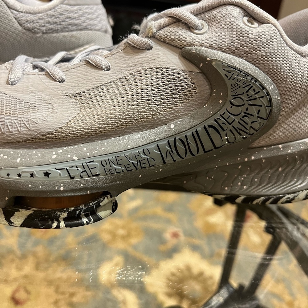 Nike Light Silver Gray Tennis Shoes - Picture 5 of 14